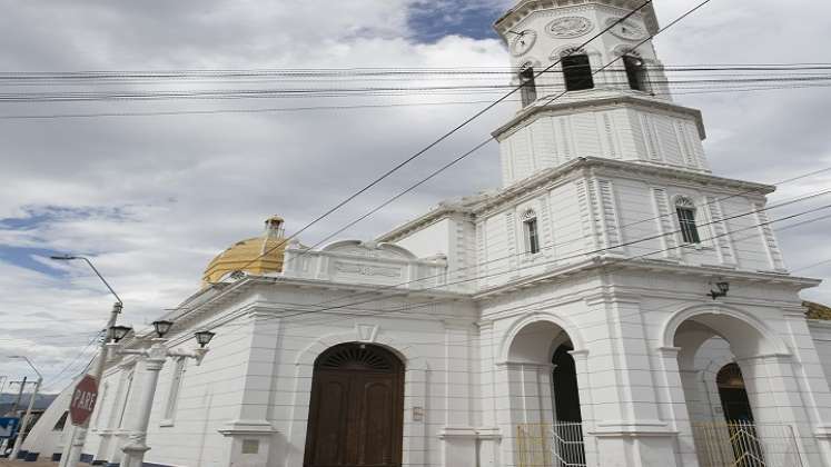 Fotografía de Parroquia Nuestra Señora del Rosario, uno de los Bienes de Interés Cultural ubicado en Villa del Rosario